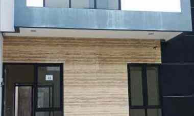 dijual rumah jl setraduta