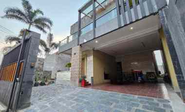 dijual rumah jl setraduta