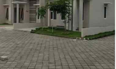 dijual rumah jl soerodiningrat puyut