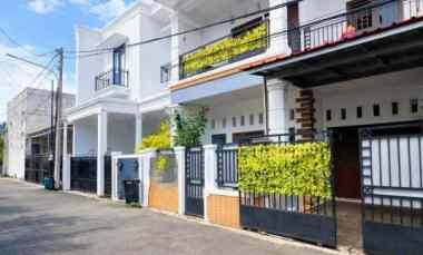 dijual rumah jl terusan mabes hankam