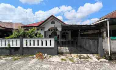 dijual rumah jl tuanku tambusai