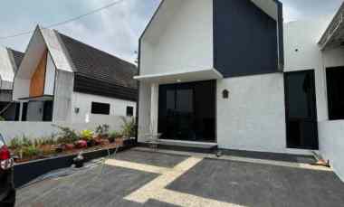 dijual rumah jl untung suropati