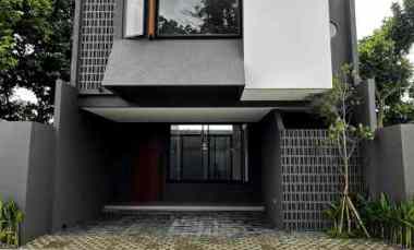 dijual rumah jl w r supratman no 14