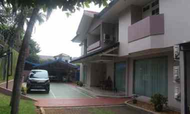 dijual rumah jln raya kebayoran baru