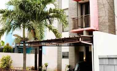 dijual rumah jln raya kebayoran lama