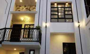 Rumah Cantik 3 Lantai di Meruyung Depok Selangkah Tol Limo