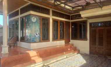 dijual rumah jln terusan sebelas maret