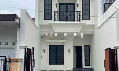 Rumah 2 Lantai Siap Huni American Classic di Joglo Jakbar