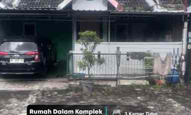 dijual rumah kadiroojo