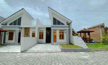 Rumah Siap Huni dengan Rooftop dekat Smp Negeri 4 Kalasan