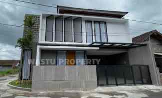 Dijual Rumah Modern Full Furnished 4kt 3km Kalasan, Yogyakarta