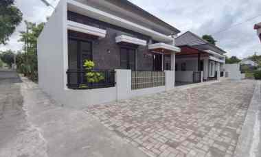 dijual rumah kaliurang km 14