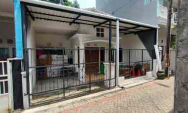 dijual rumah karah agung