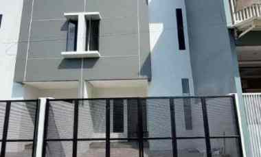 dijual rumah karang asem