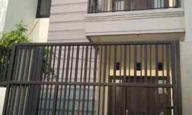 dijual rumah karang asem