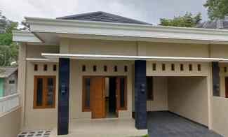 Rumah Baru Hunian dalam Cluster di Purwomartani
