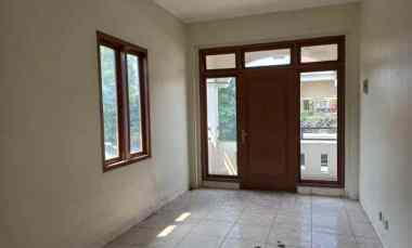 dijual rumah karangtengah