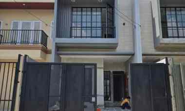 dijual rumah kav dki meruya utara jakbar