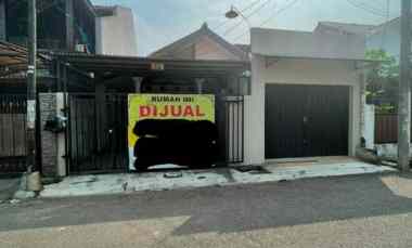 Rumah Dijual di Kavling DPR Meruya Selatan