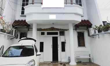 dijual rumah kayu manis
