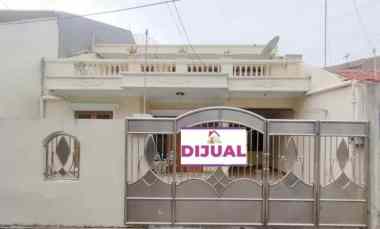 dijual rumah kayu putih