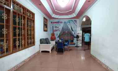 dijual rumah kayu putih