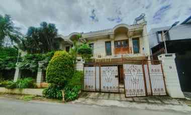 dijual rumah kebayoran baru