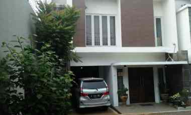 dijual rumah kebayoran baru