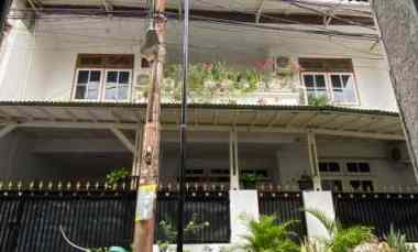 dijual rumah kebon kacang