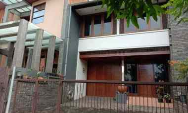dijual rumah kec parongpong