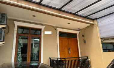 dijual rumah kelapa cengkir kelapa gading