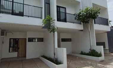 dijual rumah kelapa dua