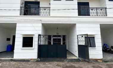 dijual rumah kelapa dua wetan