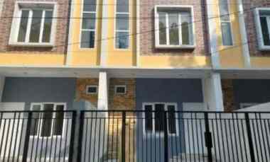 dijual rumah kelapa gading