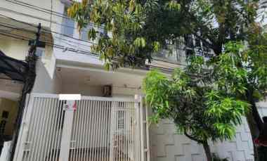 dijual rumah kelapa lilin kelapa gading