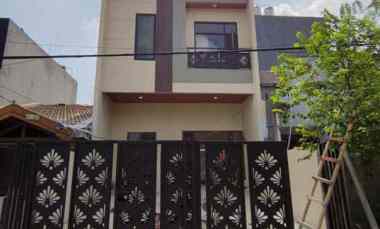 dijual rumah kelapa lilin kelapa gading