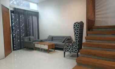 dijual rumah ketintang