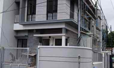 dijual rumah klampis