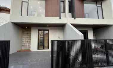 dijual rumah klampis