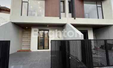 Rumah Baru Lokasi Klampis Semolo Surabaya dekat MERR, Galaxy Mall, ITS