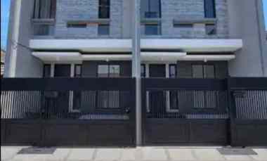 dijual rumah klampis semolo