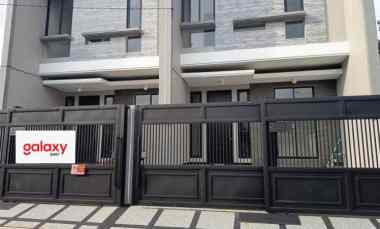 dijual rumah klampis semolo timur