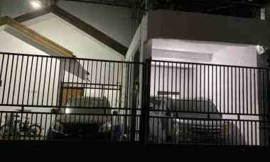 Dijual Cepat Rumah Semi Gudang di Klampis Semolo Timur Surabaya
