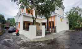Rumah 2 Lantai Minimalis Modern di Ngaglik Sleman dekat Uii