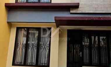 dijual rumah klub keluarga graha raya