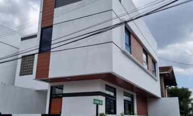 dijual rumah komp margahayu raya