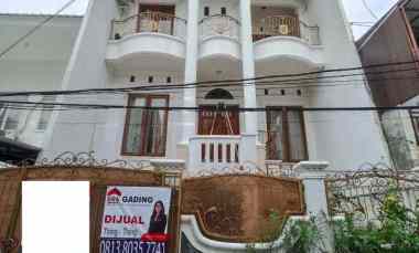 dijual rumah komp walikota gading