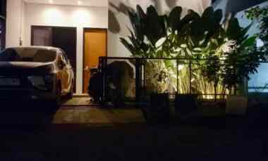 dijual rumah komplek adipura cluster
