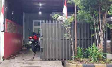dijual rumah komplek adipura cluster