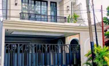 Dijual Rumah Mewah Siap Huni di Komplek Billymoon Pondok Kelapa